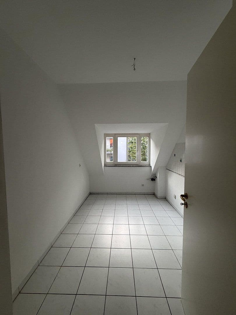 Prenájom bytu 4-izbový 128 m², München, Bavorsko Prenájom bytu 4-izbový 128 m², München, Bavorsko