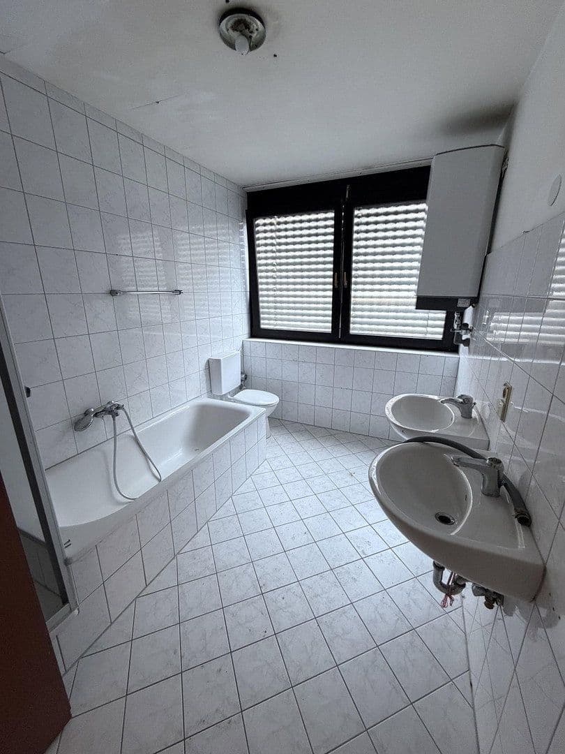 Prenájom bytu 5-izbový 133 m², Ludwigstraße 72, Wald-Michelbach, Hesensko Prenájom bytu 5-izbový 133 m², Ludwigstraße 72, Wald-Michelbach, Hesensko