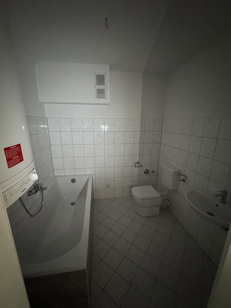 Prenájom bytu 3-izbový 105 m², Ludwigstraße 72, Wald-Michelbach, Hesensko Prenájom bytu 3-izbový 105 m², Ludwigstraße 72, Wald-Michelbach, Hesensko
