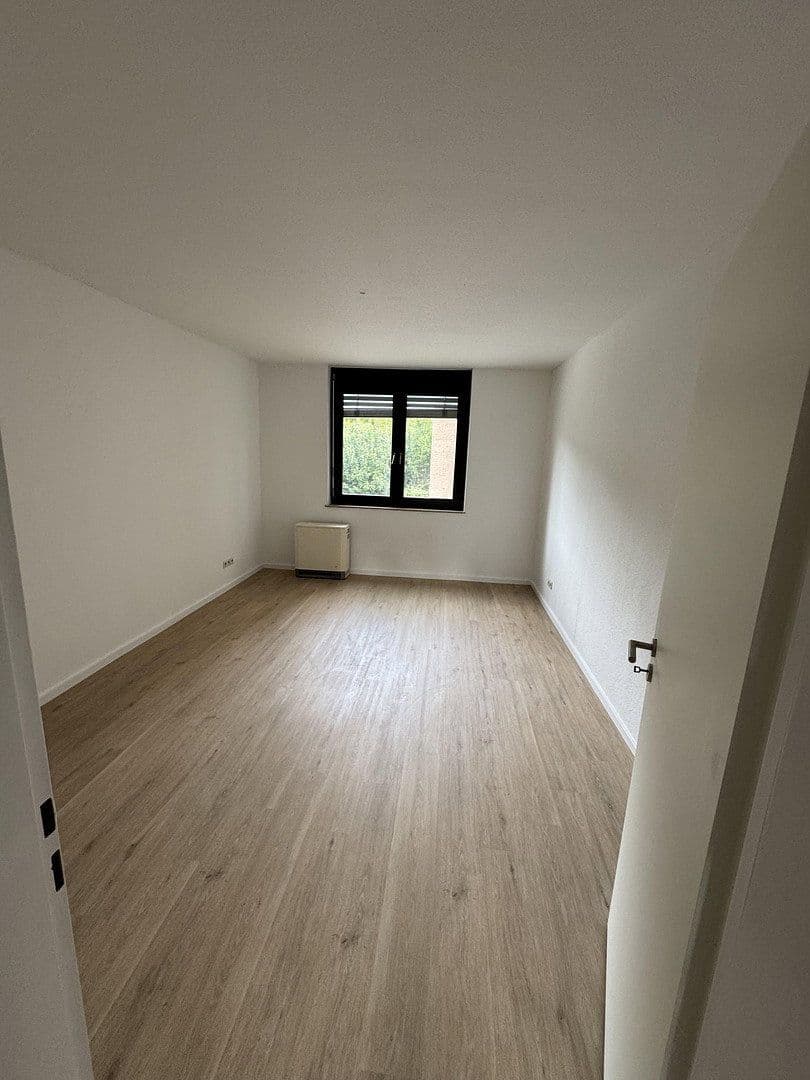 Prenájom bytu 3-izbový 105 m², Ludwigstraße 72, Wald-Michelbach, Hesensko Prenájom bytu 3-izbový 105 m², Ludwigstraße 72, Wald-Michelbach, Hesensko