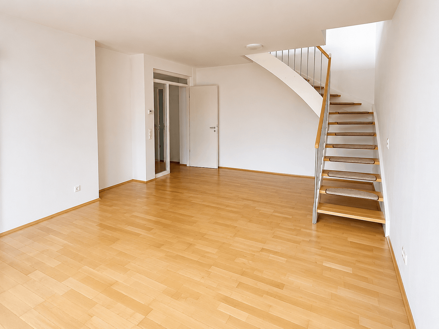 Prenájom bytu 3-izbový 115 m², Wiesbaden, Hesensko Prenájom bytu 3-izbový 115 m², Wiesbaden, Hesensko
