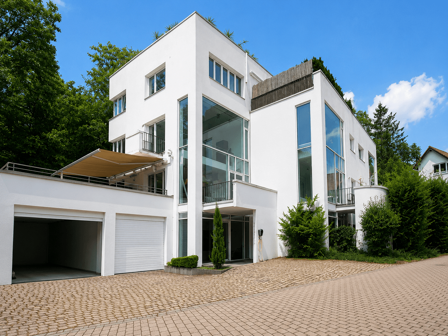 Prenájom bytu 3-izbový 115 m², Wiesbaden, Hesensko Prenájom bytu 3-izbový 115 m², Wiesbaden, Hesensko