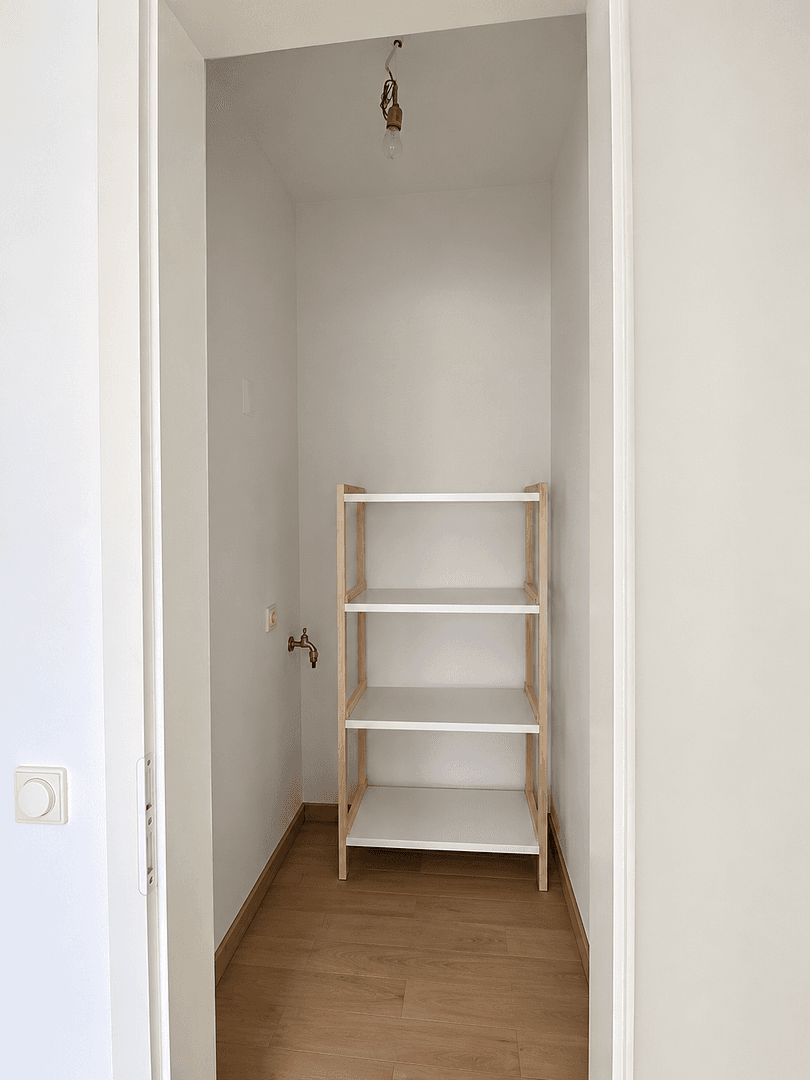 Prenájom bytu 3-izbový 115 m², Wiesbaden, Hesensko Prenájom bytu 3-izbový 115 m², Wiesbaden, Hesensko