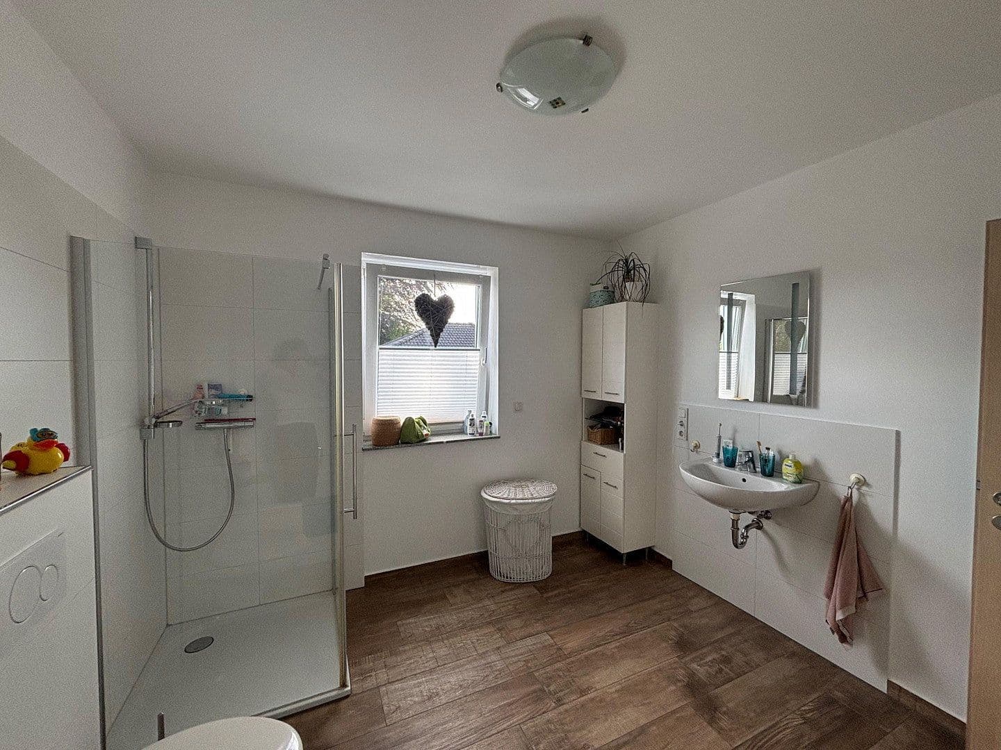 Prenájom domu 160 m², pozemok 350 m², Bergisch Gladbach, Severné Porýnie - Westfálsko Prenájom domu 160 m², pozemok 350 m², Bergisch Gladbach, Severné Porýnie - Westfálsko