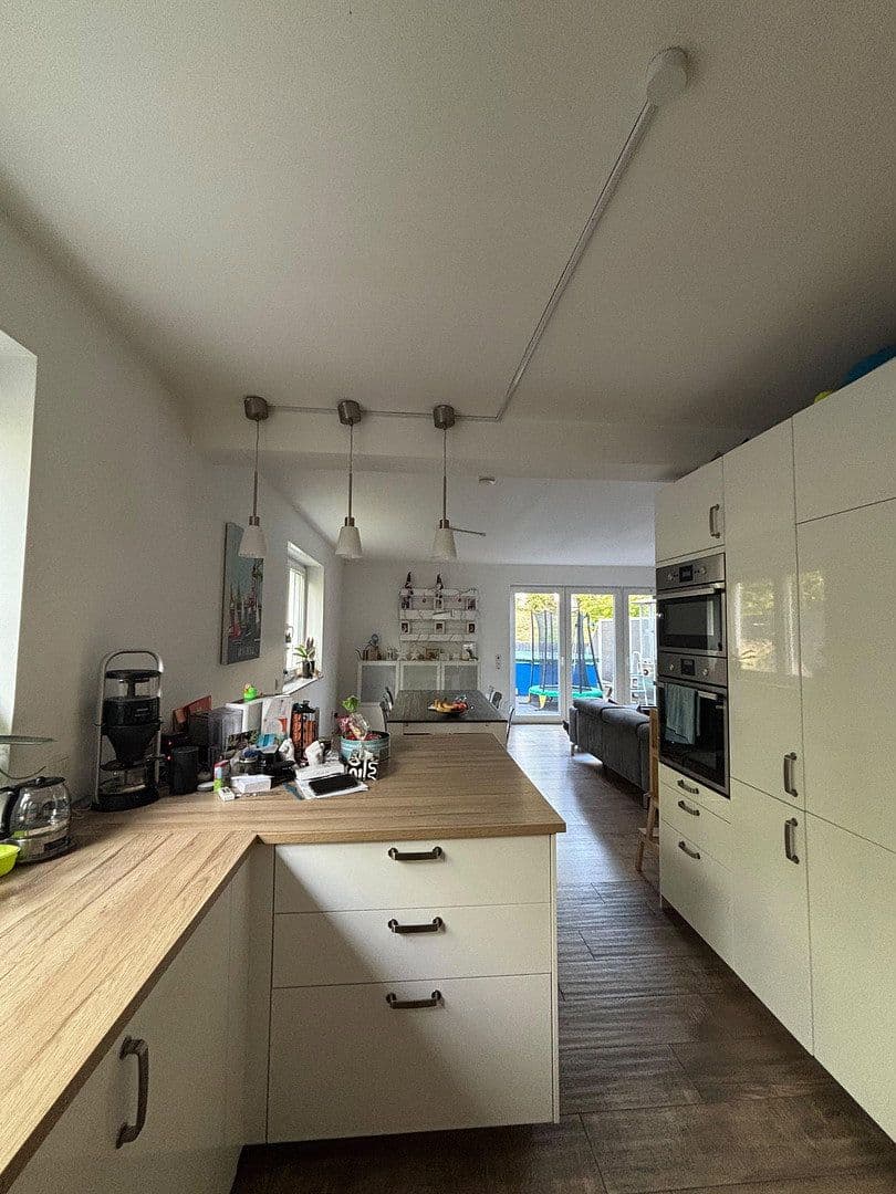 Prenájom domu 160 m², pozemok 350 m², Bergisch Gladbach, Severné Porýnie - Westfálsko Prenájom domu 160 m², pozemok 350 m², Bergisch Gladbach, Severné Porýnie - Westfálsko