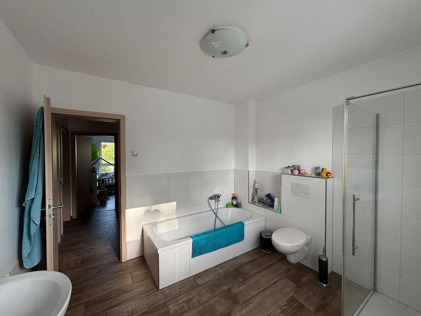 Prenájom domu 160 m², pozemok 350 m², Bergisch Gladbach, Severné Porýnie - Westfálsko Prenájom domu 160 m², pozemok 350 m², Bergisch Gladbach, Severné Porýnie - Westfálsko