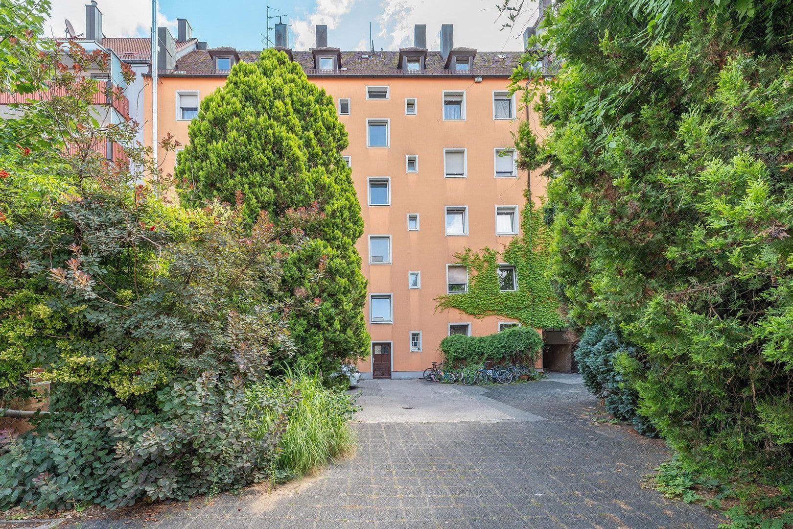 Prenájom bytu 2-izbový 96 m², Nürnberg, Bavorsko Prenájom bytu 2-izbový 96 m², Nürnberg, Bavorsko