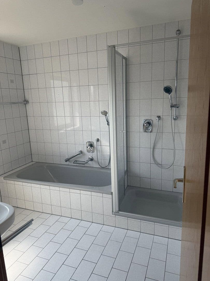 Predaj bytu 4-izbový 97 m², Alte Schulstr. 11, Zimmern ob Rottweil, Bádensko-Wurttembersko Predaj bytu 4-izbový 97 m², Alte Schulstr. 11, Zimmern ob Rottweil, Bádensko-Wurttembersko