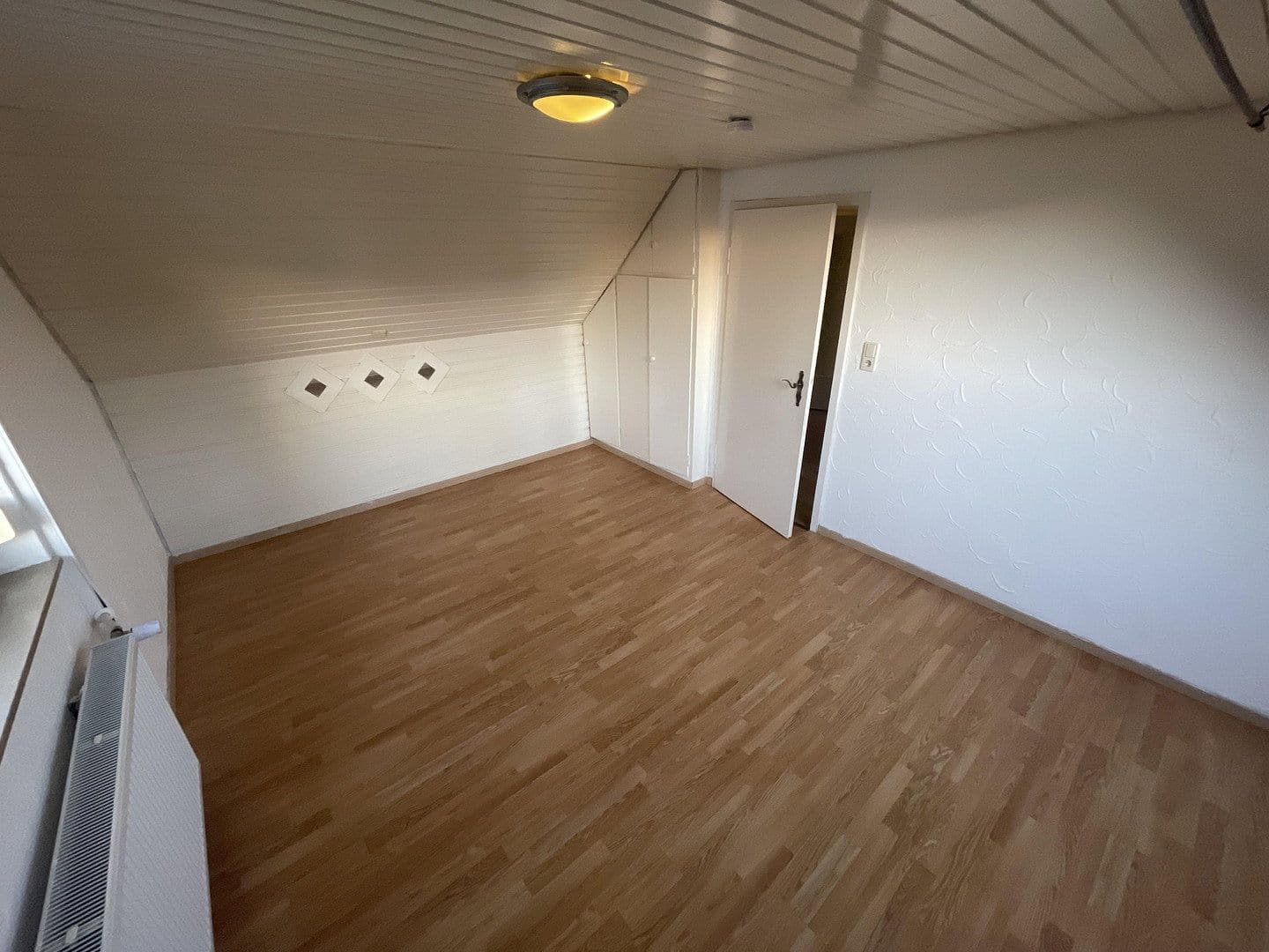 Prenájom bytu 3-izbový 55 m², Stuttgart, Bádensko-Wurttembersko Prenájom bytu 3-izbový 55 m², Stuttgart, Bádensko-Wurttembersko
