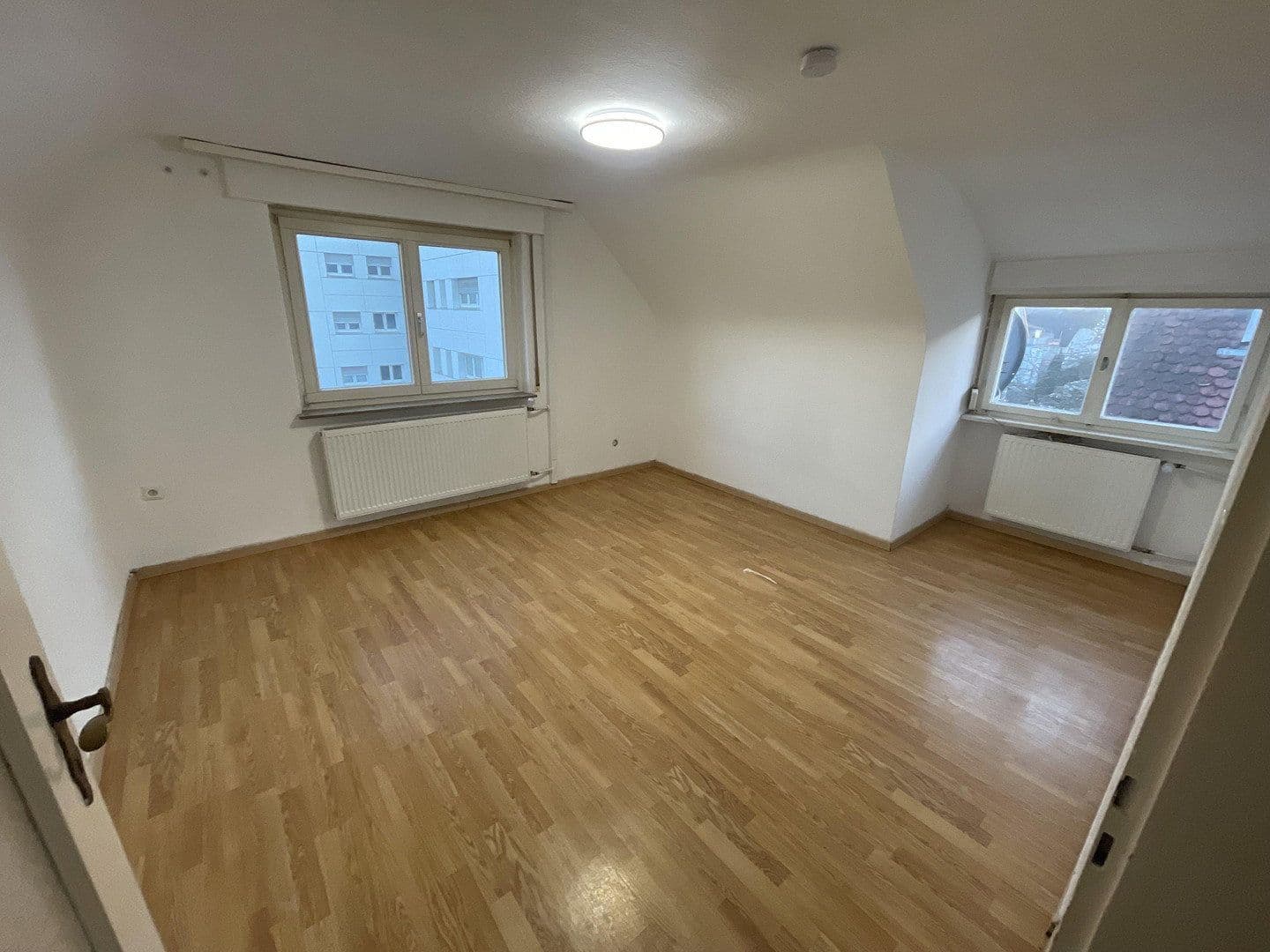 Prenájom bytu 3-izbový 55 m², Stuttgart, Bádensko-Wurttembersko Prenájom bytu 3-izbový 55 m², Stuttgart, Bádensko-Wurttembersko