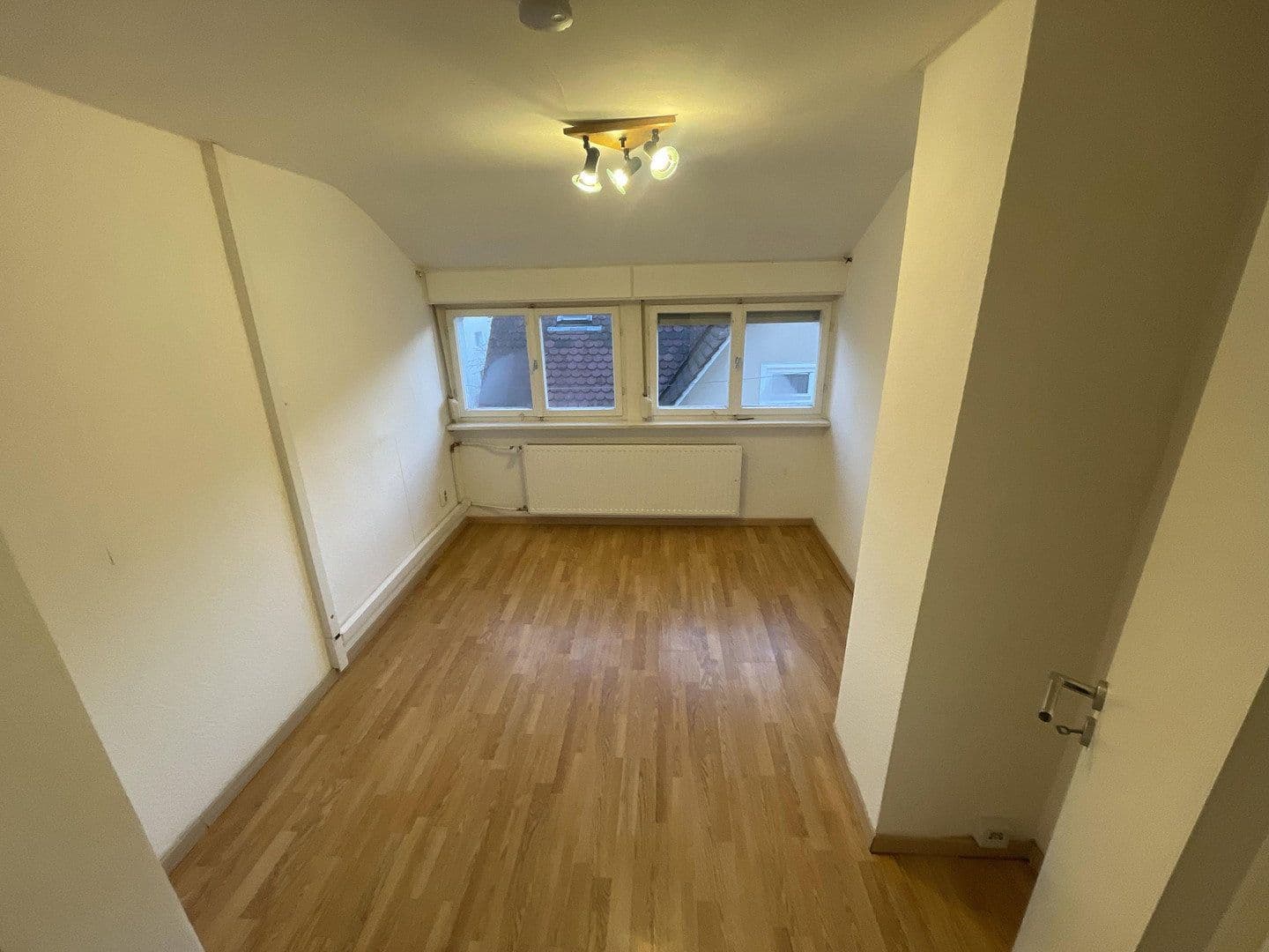 Prenájom bytu 3-izbový 55 m², Stuttgart, Bádensko-Wurttembersko Prenájom bytu 3-izbový 55 m², Stuttgart, Bádensko-Wurttembersko