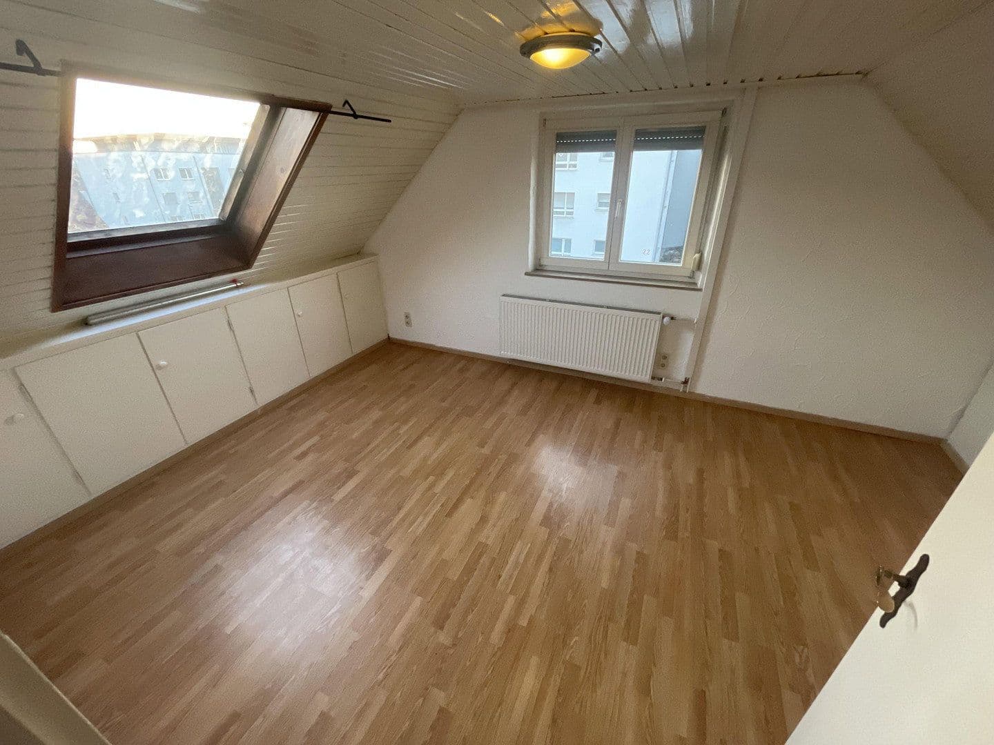 Prenájom bytu 3-izbový 55 m², Stuttgart, Bádensko-Wurttembersko Prenájom bytu 3-izbový 55 m², Stuttgart, Bádensko-Wurttembersko