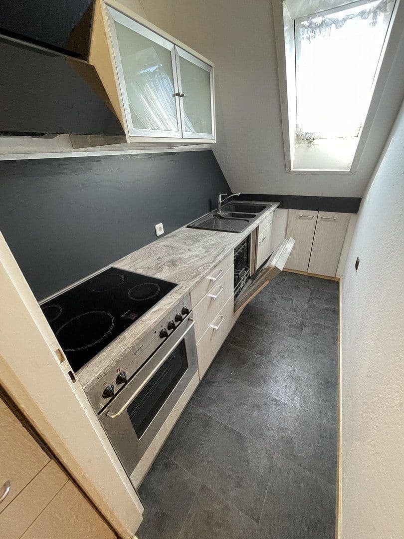 Prenájom bytu 3-izbový 55 m², Stuttgart, Bádensko-Wurttembersko Prenájom bytu 3-izbový 55 m², Stuttgart, Bádensko-Wurttembersko