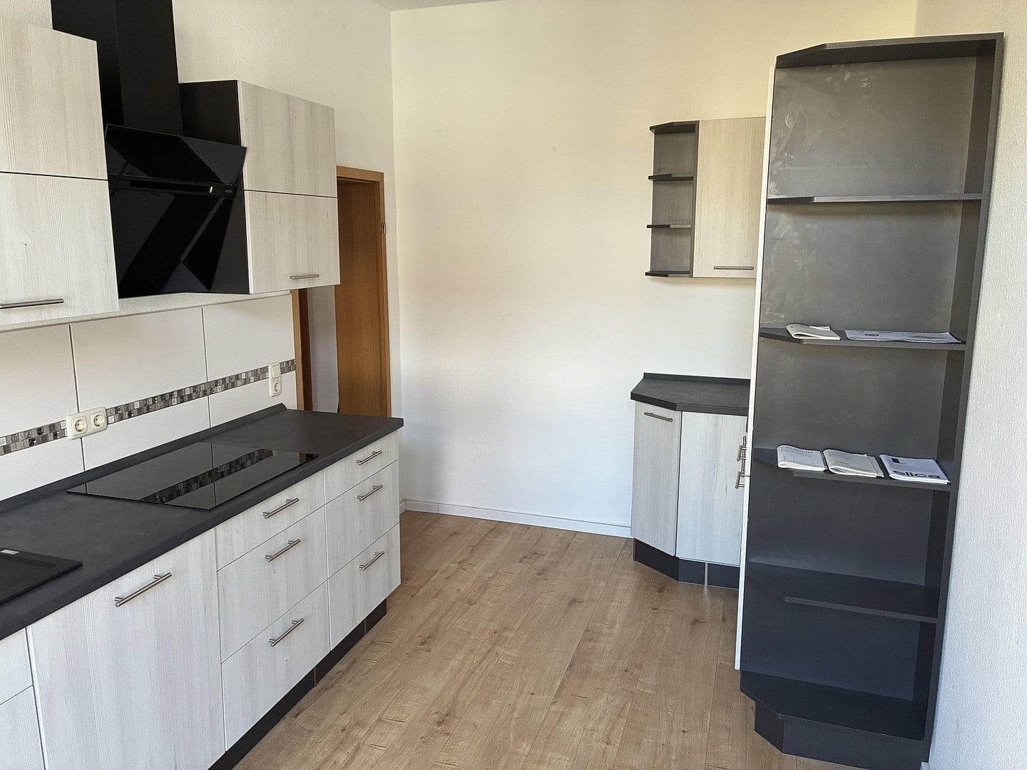 Prenájom bytu 2-izbový 74 m², Werderstr. 30, Dessau-Rosslau, Sasko-Anhaltsko Prenájom bytu 2-izbový 74 m², Werderstr. 30, Dessau-Rosslau, Sasko-Anhaltsko