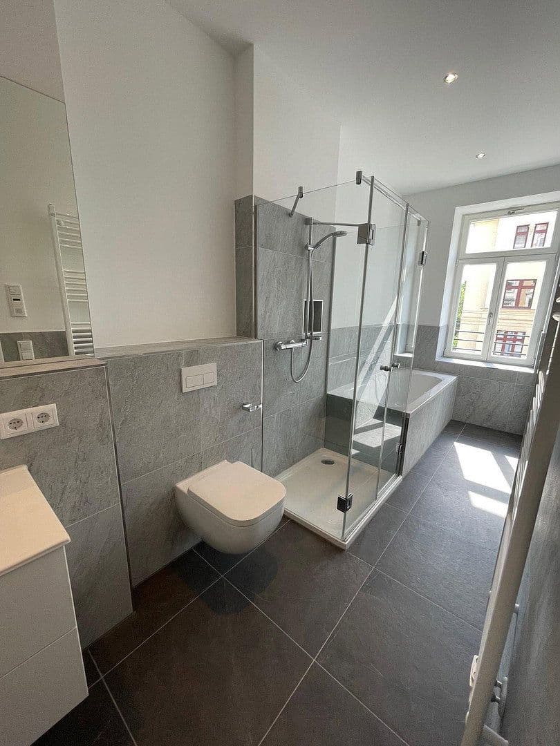 Prenájom bytu 3-izbový 77 m², Leipzig, Sasko Prenájom bytu 3-izbový 77 m², Leipzig, Sasko