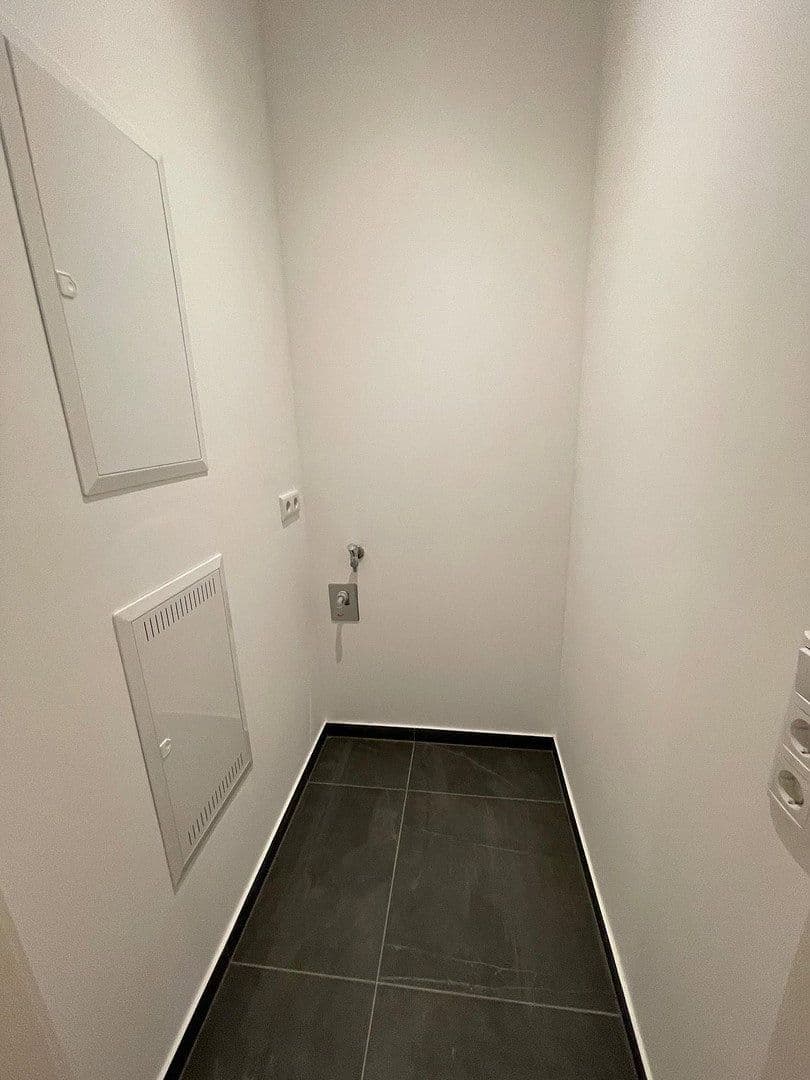 Prenájom bytu 3-izbový 77 m², Leipzig, Sasko Prenájom bytu 3-izbový 77 m², Leipzig, Sasko