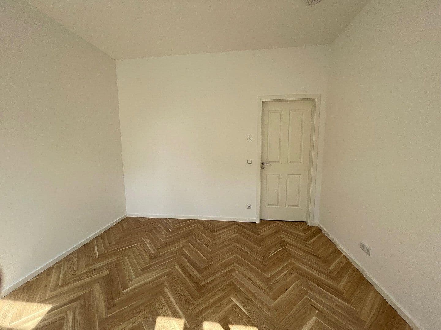 Prenájom bytu 3-izbový 77 m², Leipzig, Sasko Prenájom bytu 3-izbový 77 m², Leipzig, Sasko