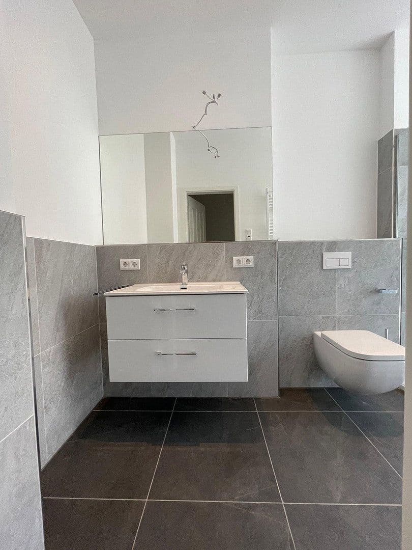 Prenájom bytu 3-izbový 77 m², Leipzig, Sasko Prenájom bytu 3-izbový 77 m², Leipzig, Sasko