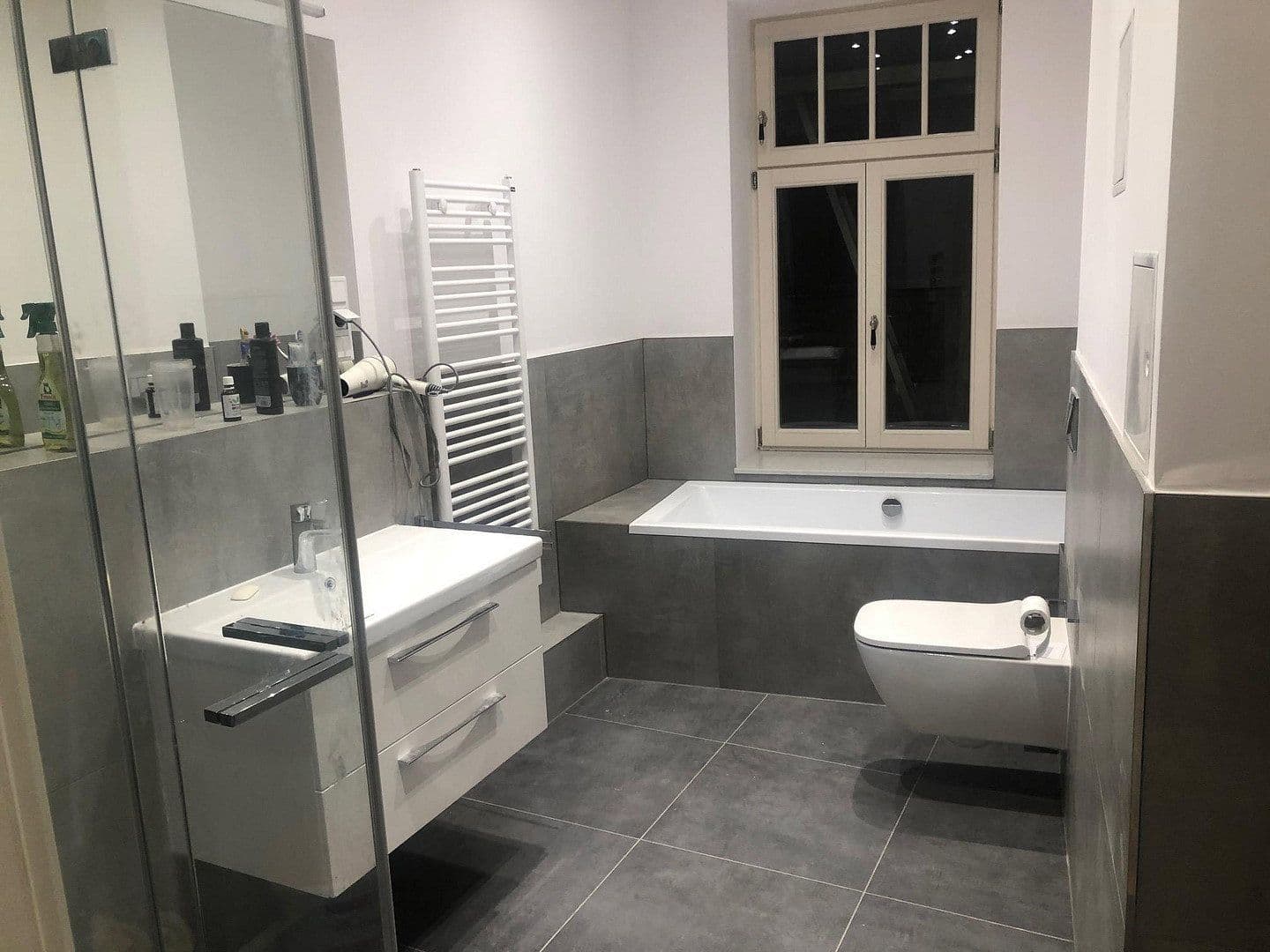 Prenájom bytu 3-izbový 87 m², Leipzig, Sasko Prenájom bytu 3-izbový 87 m², Leipzig, Sasko