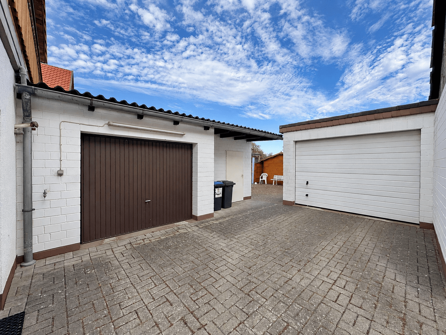 Predaj domu 247 m², pozemok 811 m², Lange Reihe 37, Katlenburg-Lindau, Dolné Sasko Predaj domu 247 m², pozemok 811 m², Lange Reihe 37, Katlenburg-Lindau, Dolné Sasko