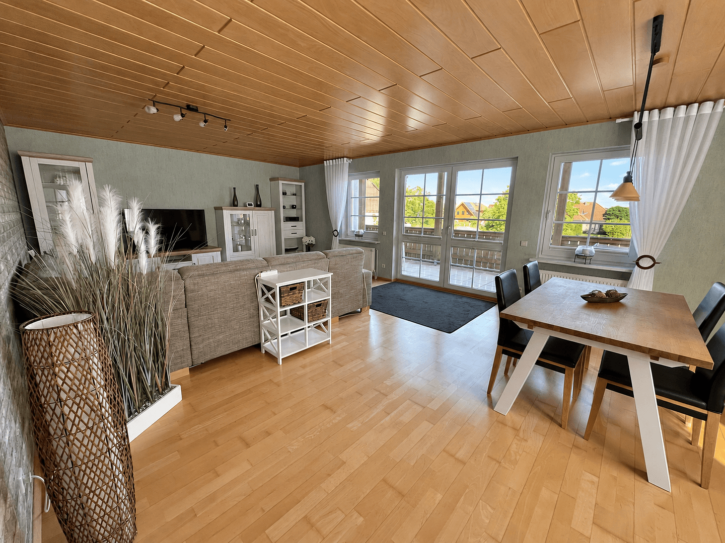 Predaj domu 247 m², pozemok 811 m², Lange Reihe 37, Katlenburg-Lindau, Dolné Sasko Predaj domu 247 m², pozemok 811 m², Lange Reihe 37, Katlenburg-Lindau, Dolné Sasko