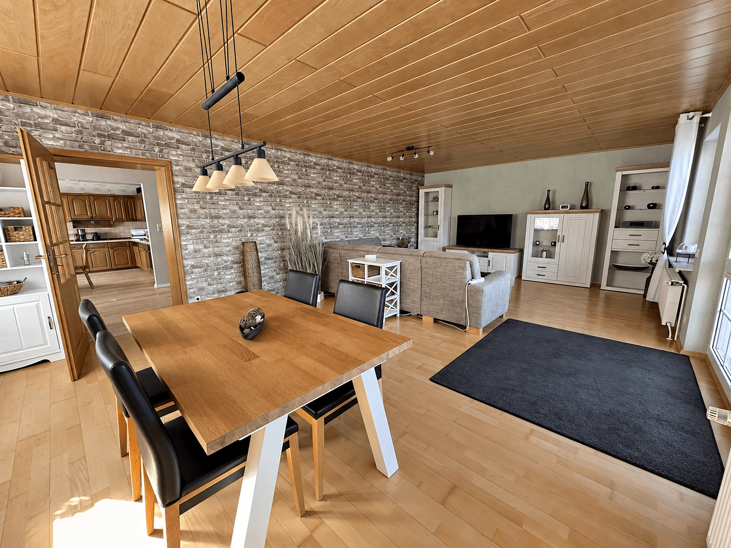 Predaj domu 247 m², pozemok 811 m², Lange Reihe 37, Katlenburg-Lindau, Dolné Sasko Predaj domu 247 m², pozemok 811 m², Lange Reihe 37, Katlenburg-Lindau, Dolné Sasko