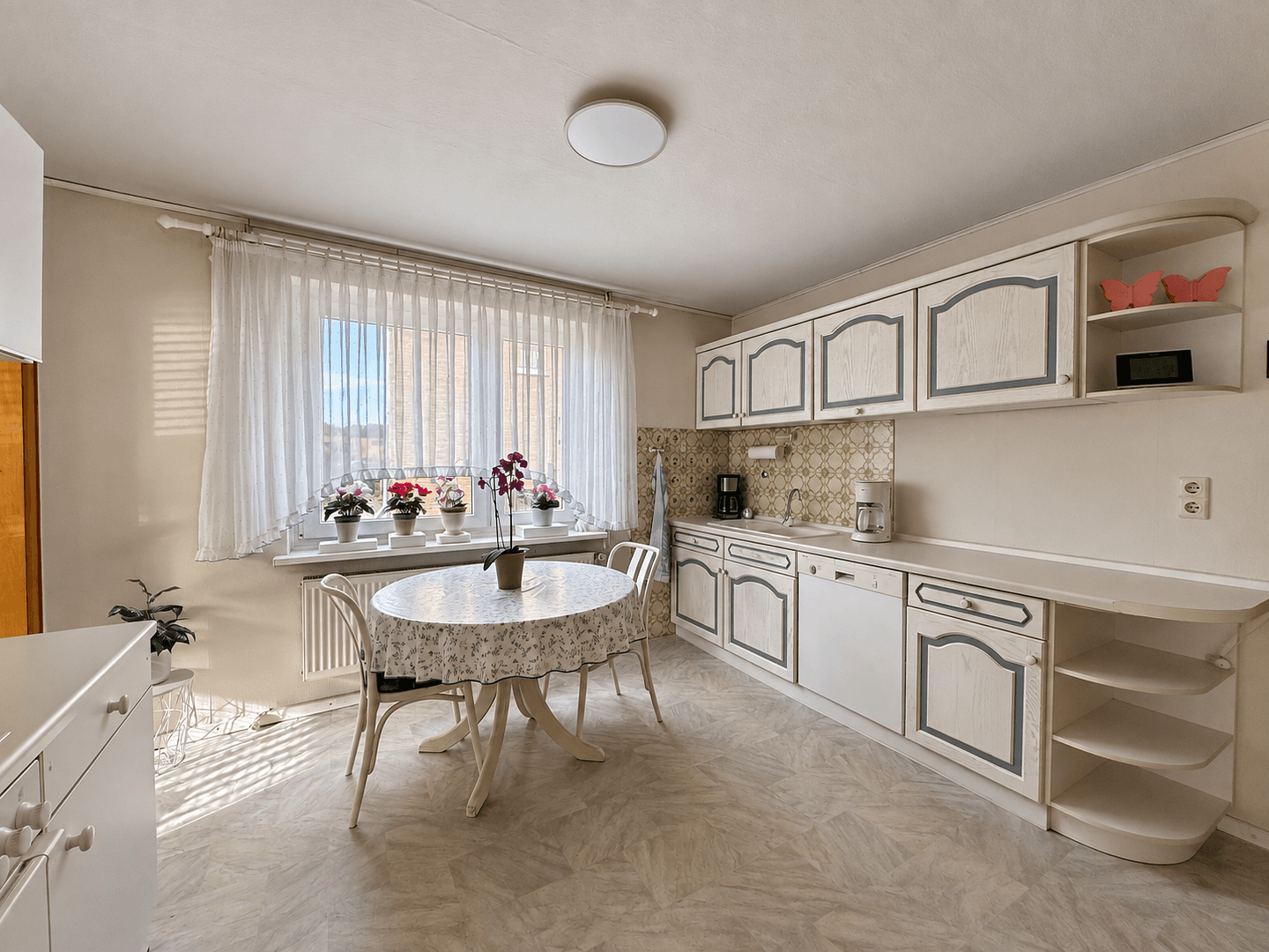 Predaj domu 247 m², pozemok 811 m², Lange Reihe 37, Katlenburg-Lindau, Dolné Sasko Predaj domu 247 m², pozemok 811 m², Lange Reihe 37, Katlenburg-Lindau, Dolné Sasko
