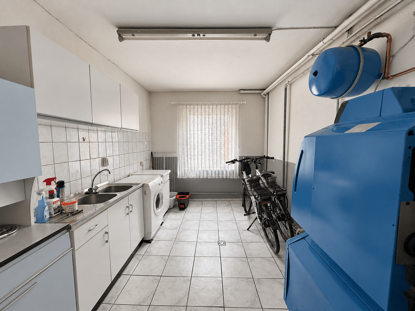 Predaj domu 247 m², pozemok 811 m², Lange Reihe 37, Katlenburg-Lindau, Dolné Sasko Predaj domu 247 m², pozemok 811 m², Lange Reihe 37, Katlenburg-Lindau, Dolné Sasko