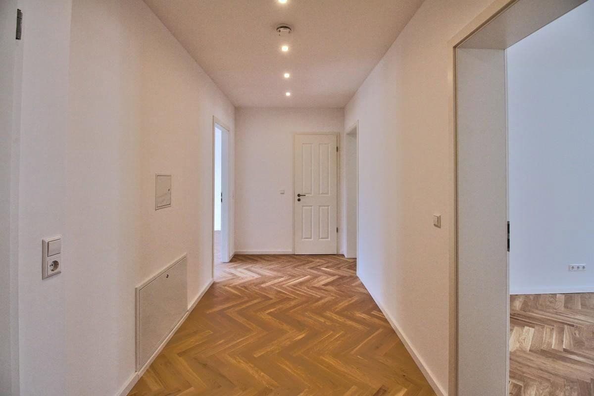 Prenájom bytu 3-izbový 75 m², Leipzig, Sasko Prenájom bytu 3-izbový 75 m², Leipzig, Sasko