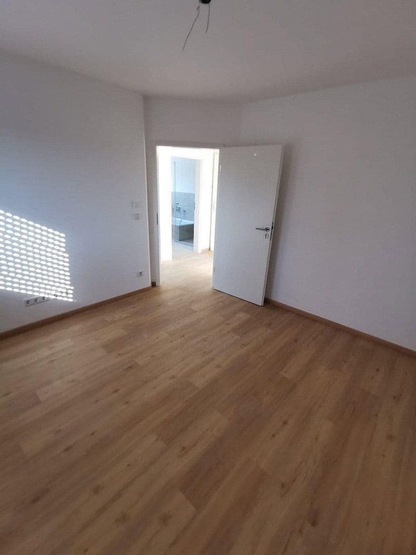 Prenájom bytu 3-izbový 72 m², Ingolstadt, Bavorsko Prenájom bytu 3-izbový 72 m², Ingolstadt, Bavorsko