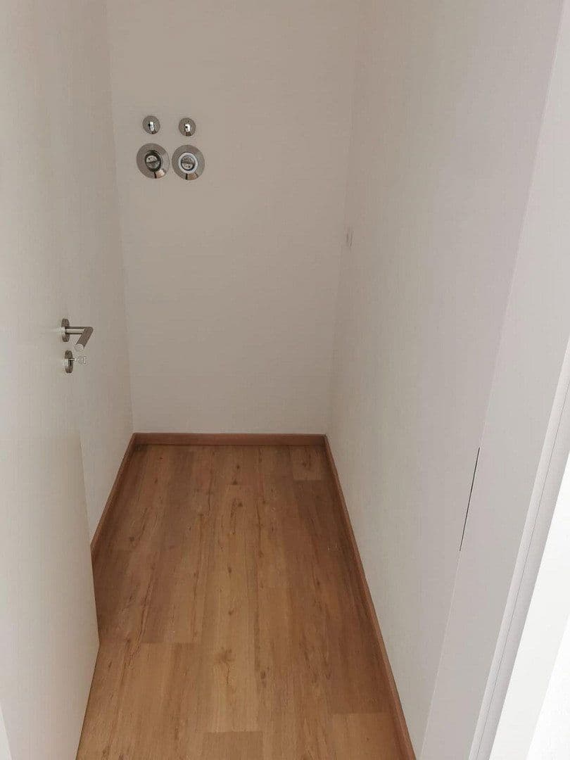 Prenájom bytu 3-izbový 72 m², Ingolstadt, Bavorsko Prenájom bytu 3-izbový 72 m², Ingolstadt, Bavorsko