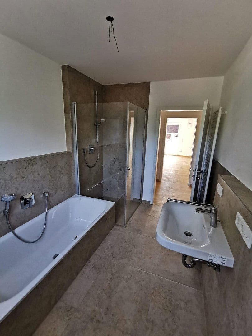 Prenájom bytu 3-izbový 72 m², Ingolstadt, Bavorsko Prenájom bytu 3-izbový 72 m², Ingolstadt, Bavorsko