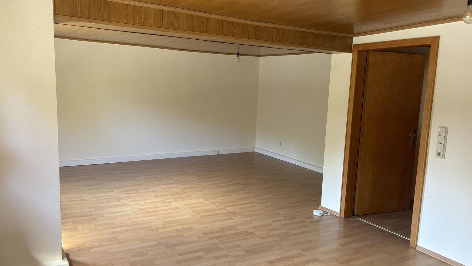 Prenájom bytu 2-izbový 69 m², Wiehl, Severné Porýnie - Westfálsko Prenájom bytu 2-izbový 69 m², Wiehl, Severné Porýnie - Westfálsko