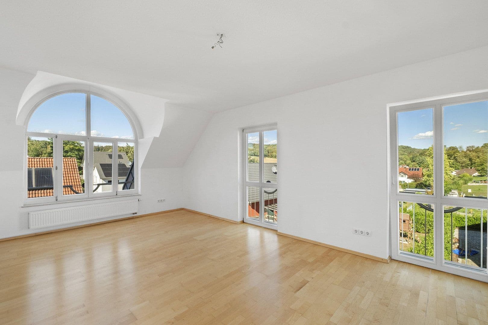 Predaj domu 240 m², pozemok 397 m², Sinsheim, Bádensko-Wurttembersko Predaj domu 240 m², pozemok 397 m², Sinsheim, Bádensko-Wurttembersko