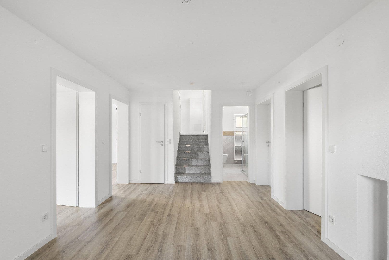 Predaj domu 240 m², pozemok 397 m², Sinsheim, Bádensko-Wurttembersko Predaj domu 240 m², pozemok 397 m², Sinsheim, Bádensko-Wurttembersko