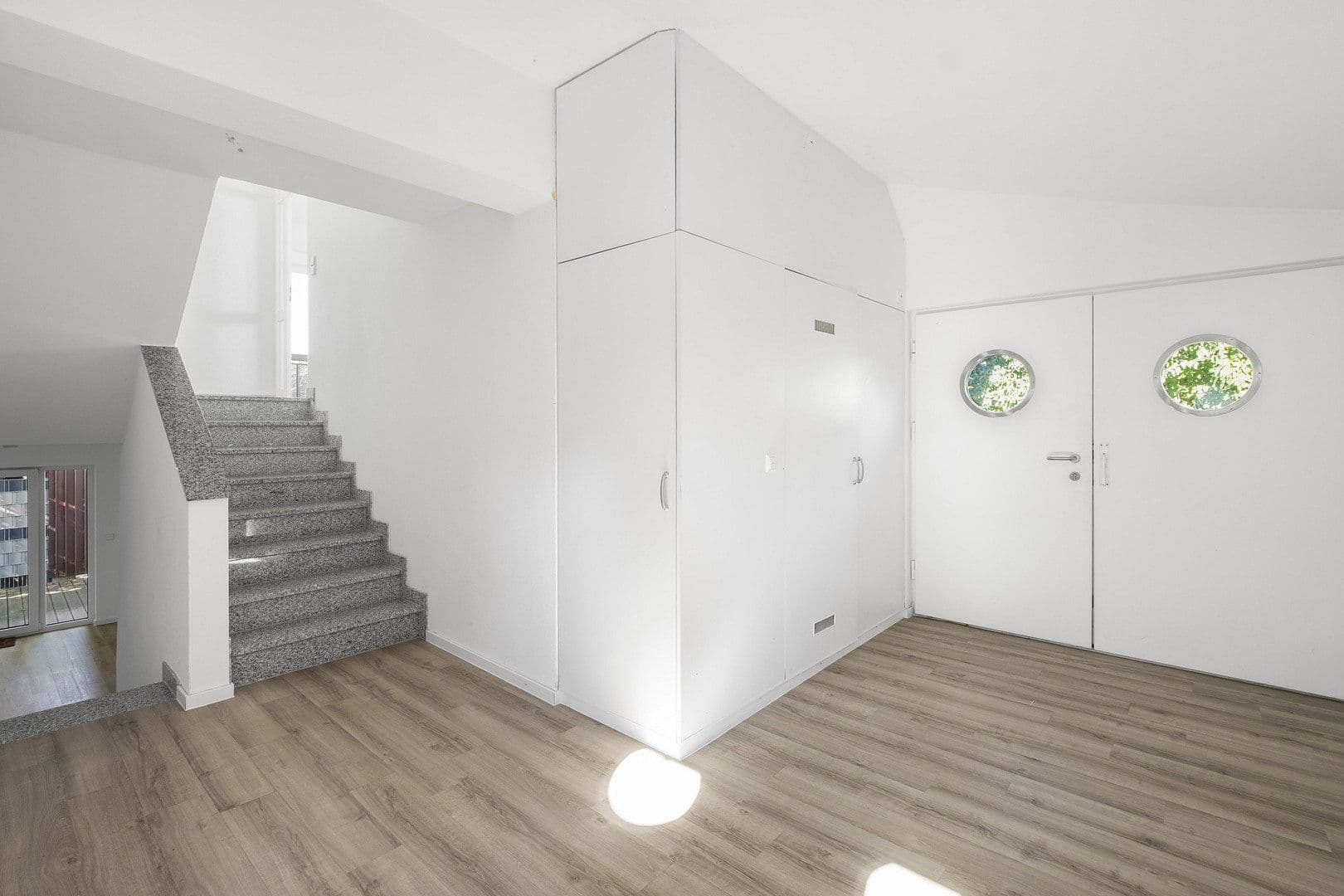 Predaj domu 240 m², pozemok 397 m², Sinsheim, Bádensko-Wurttembersko Predaj domu 240 m², pozemok 397 m², Sinsheim, Bádensko-Wurttembersko