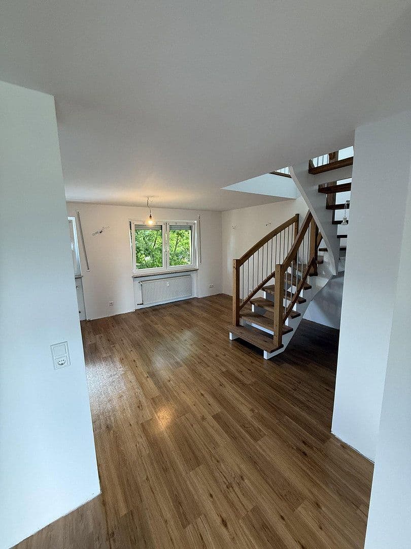 Prenájom bytu 7-izbový 152 m², Frankfurt, Hesensko Prenájom bytu 7-izbový 152 m², Frankfurt, Hesensko
