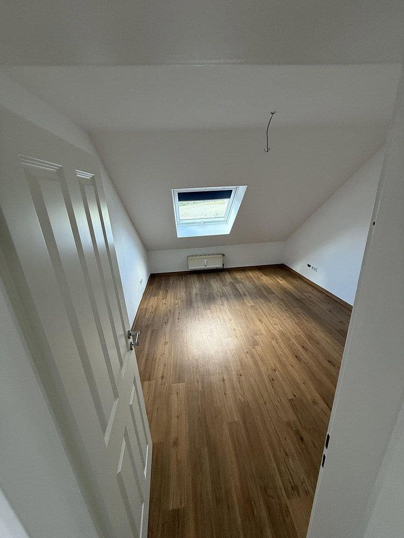 Prenájom bytu 7-izbový 152 m², Frankfurt, Hesensko Prenájom bytu 7-izbový 152 m², Frankfurt, Hesensko