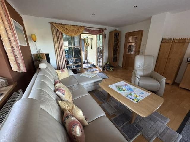 Predaj domu 184 m², pozemok 1.076 m², Ostrach, Bádensko-Wurttembersko Predaj domu 184 m², pozemok 1.076 m², Ostrach, Bádensko-Wurttembersko