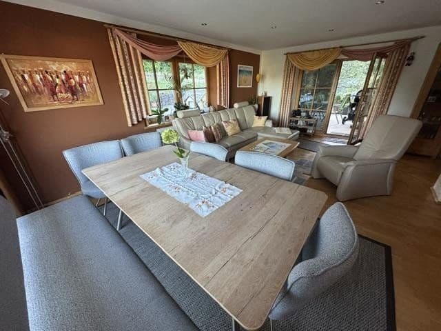 Predaj domu 184 m², pozemok 1.076 m², Ostrach, Bádensko-Wurttembersko Predaj domu 184 m², pozemok 1.076 m², Ostrach, Bádensko-Wurttembersko