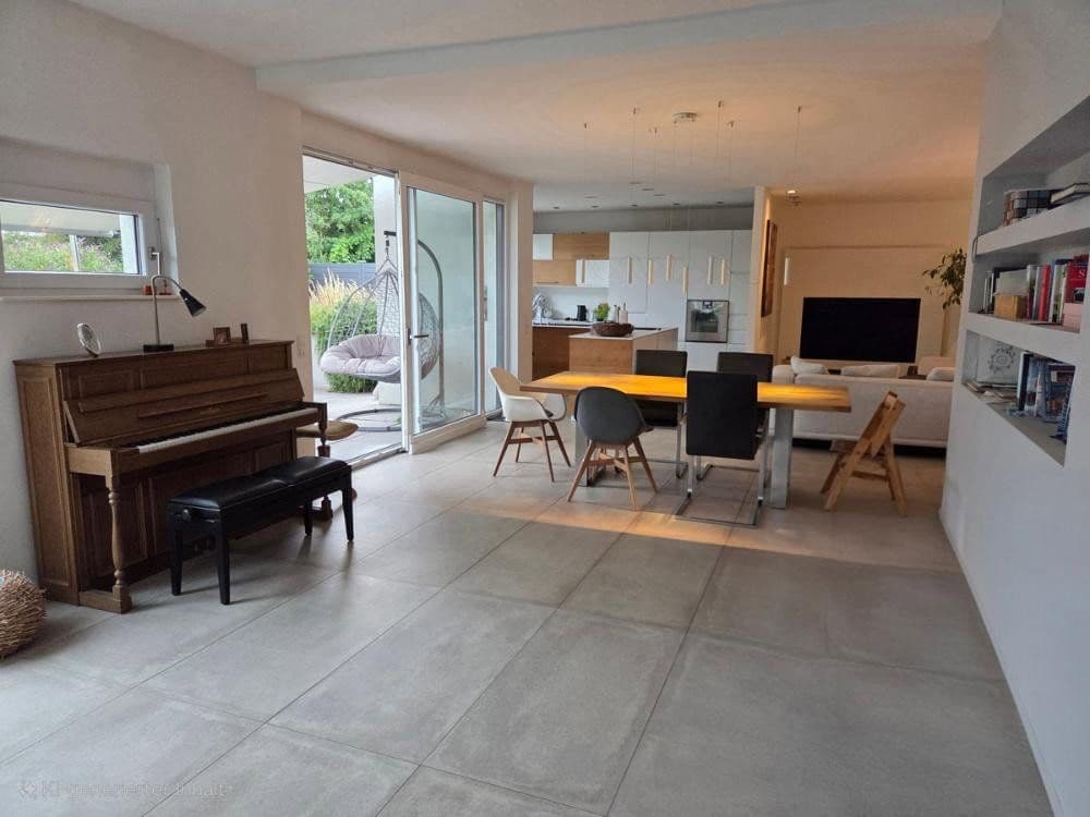 Predaj domu 260 m², pozemok 980 m², Hanhofen, Porýnie-Falcko Predaj domu 260 m², pozemok 980 m², Hanhofen, Porýnie-Falcko