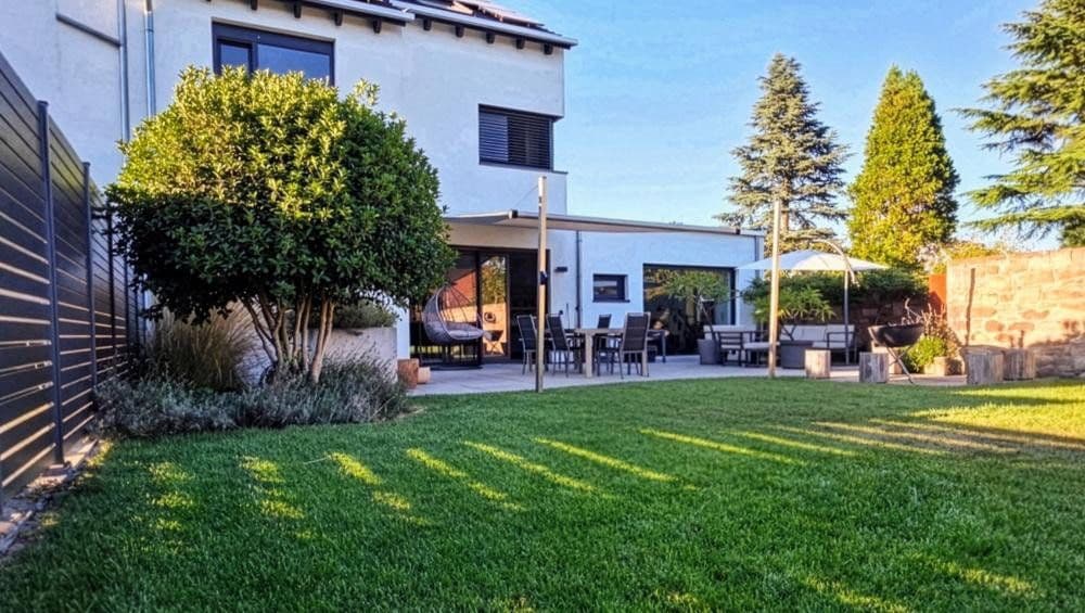 Predaj domu 260 m², pozemok 980 m², Hanhofen, Porýnie-Falcko Predaj domu 260 m², pozemok 980 m², Hanhofen, Porýnie-Falcko
