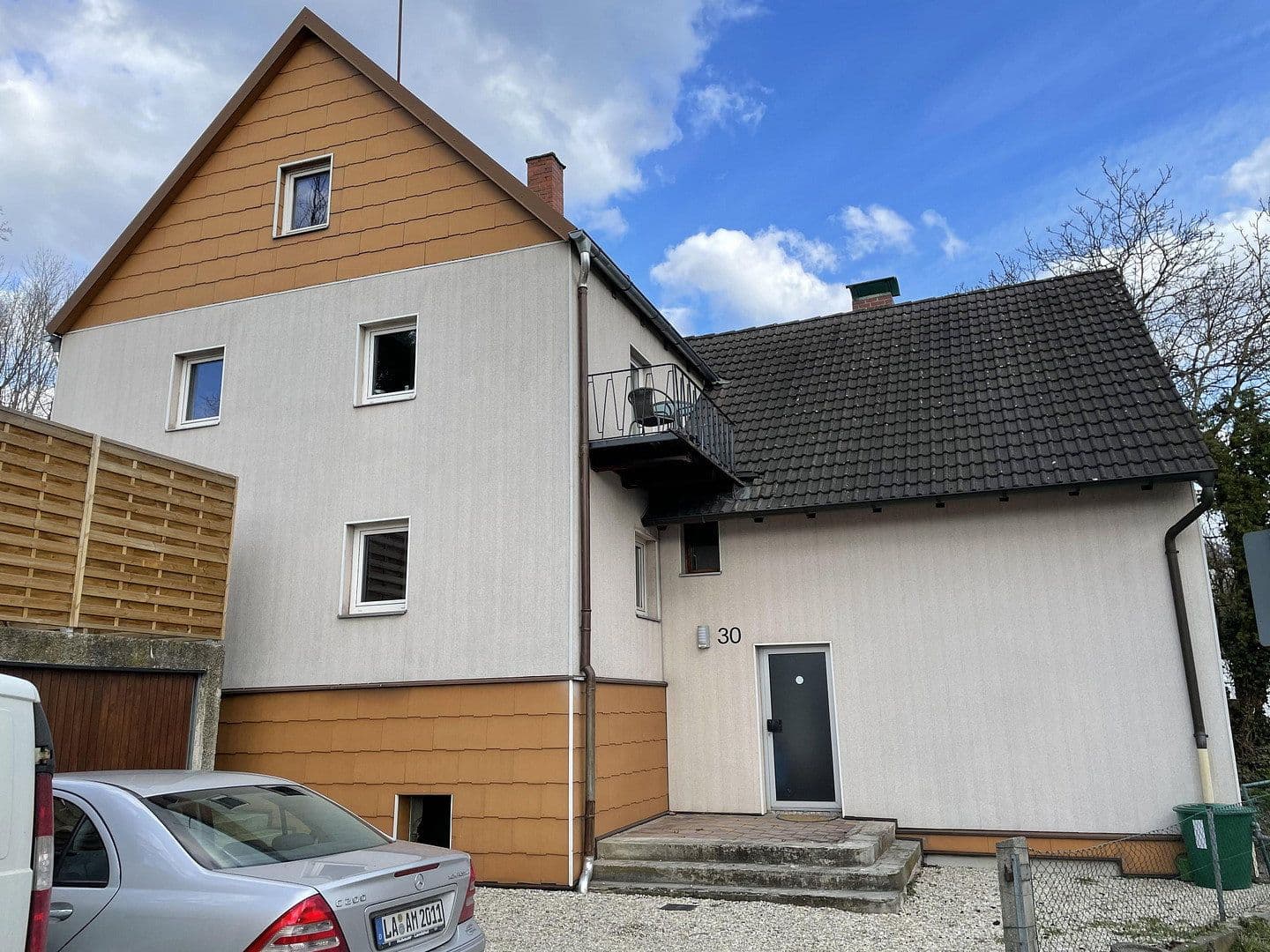Predaj domu 400 m², pozemok 750 m², Neue Bergstraße 30, Landshut, Bavorsko Predaj domu 400 m², pozemok 750 m², Neue Bergstraße 30, Landshut, Bavorsko