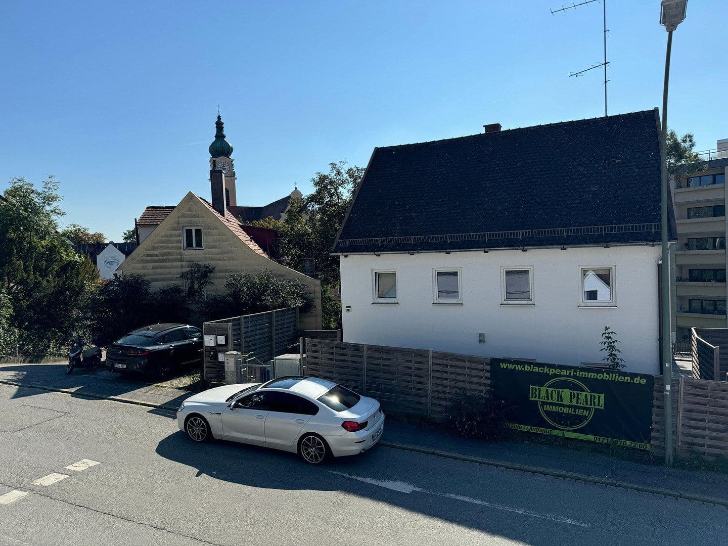 Predaj domu 400 m², pozemok 750 m², Neue Bergstraße 30, Landshut, Bavorsko Predaj domu 400 m², pozemok 750 m², Neue Bergstraße 30, Landshut, Bavorsko