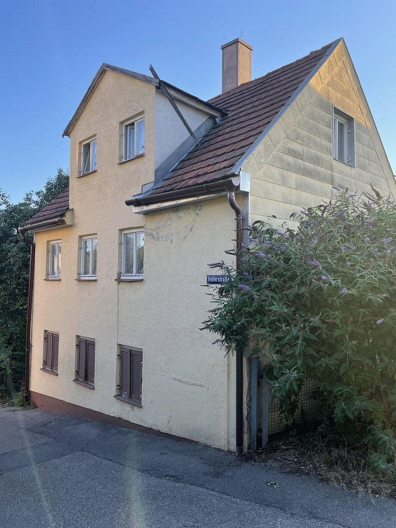 Predaj domu 400 m², pozemok 750 m², Neue Bergstraße 30, Landshut, Bavorsko Predaj domu 400 m², pozemok 750 m², Neue Bergstraße 30, Landshut, Bavorsko