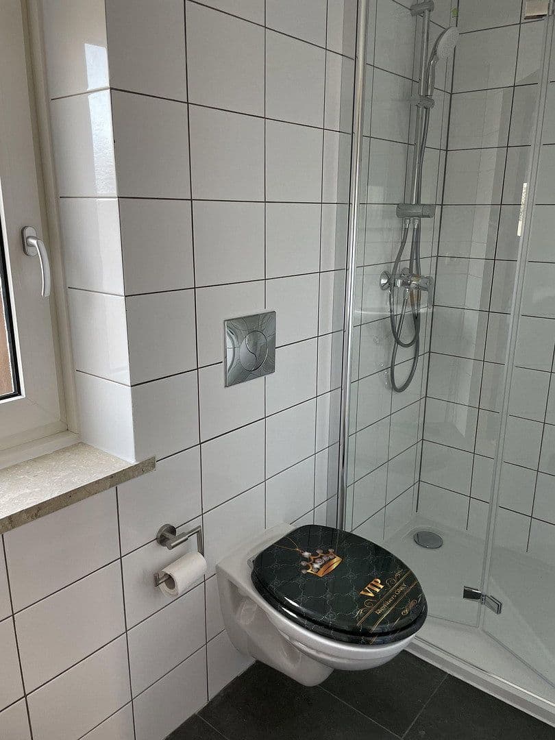 Predaj domu 400 m², pozemok 750 m², Neue Bergstraße 30, Landshut, Bavorsko Predaj domu 400 m², pozemok 750 m², Neue Bergstraße 30, Landshut, Bavorsko