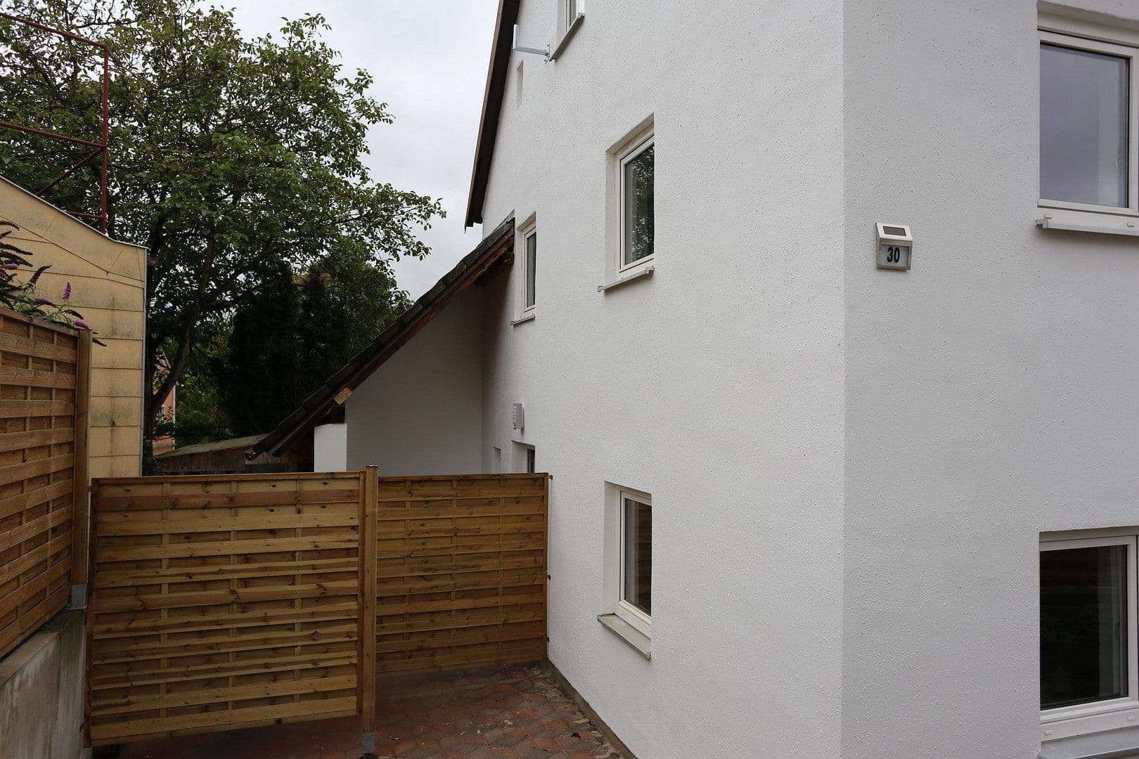 Predaj domu 400 m², pozemok 750 m², Neue Bergstraße 30, Landshut, Bavorsko Predaj domu 400 m², pozemok 750 m², Neue Bergstraße 30, Landshut, Bavorsko