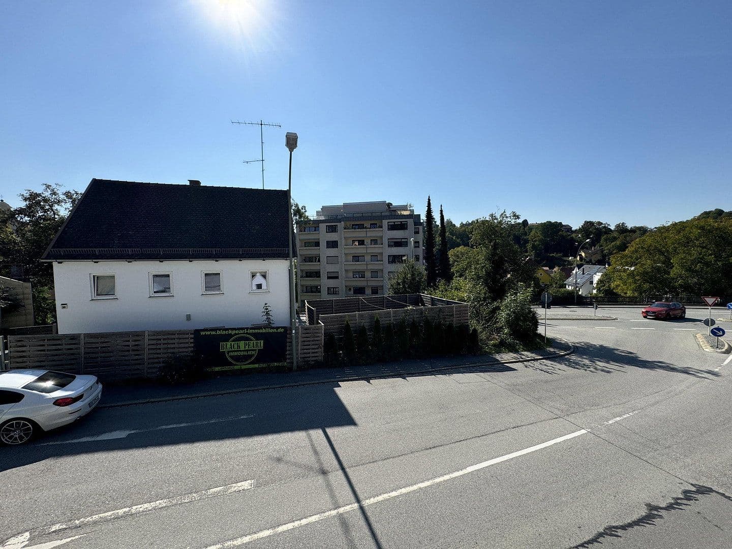 Predaj domu 400 m², pozemok 750 m², Neue Bergstraße 30, Landshut, Bavorsko Predaj domu 400 m², pozemok 750 m², Neue Bergstraße 30, Landshut, Bavorsko