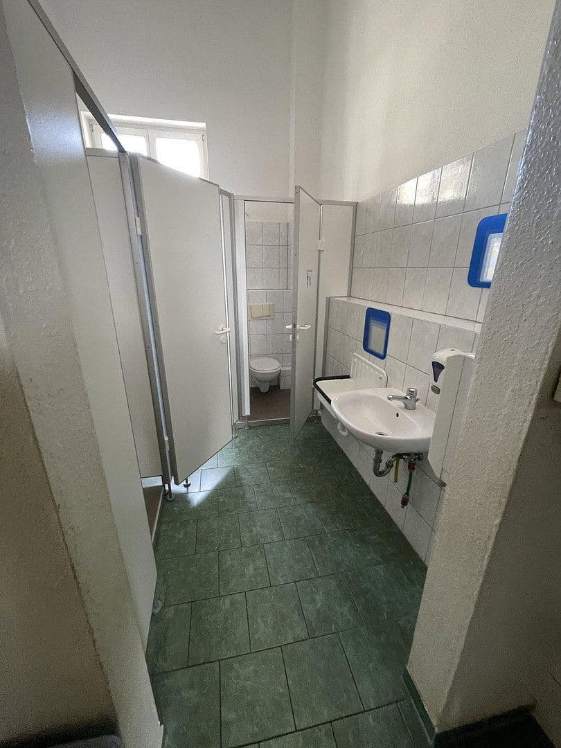 Prenájom kancelárie 155 m², Wartlaustraße 3, Neubrandenburg, Meklenbursko-Predpomoransko Prenájom kancelárie 155 m², Wartlaustraße 3, Neubrandenburg, Meklenbursko-Predpomoransko