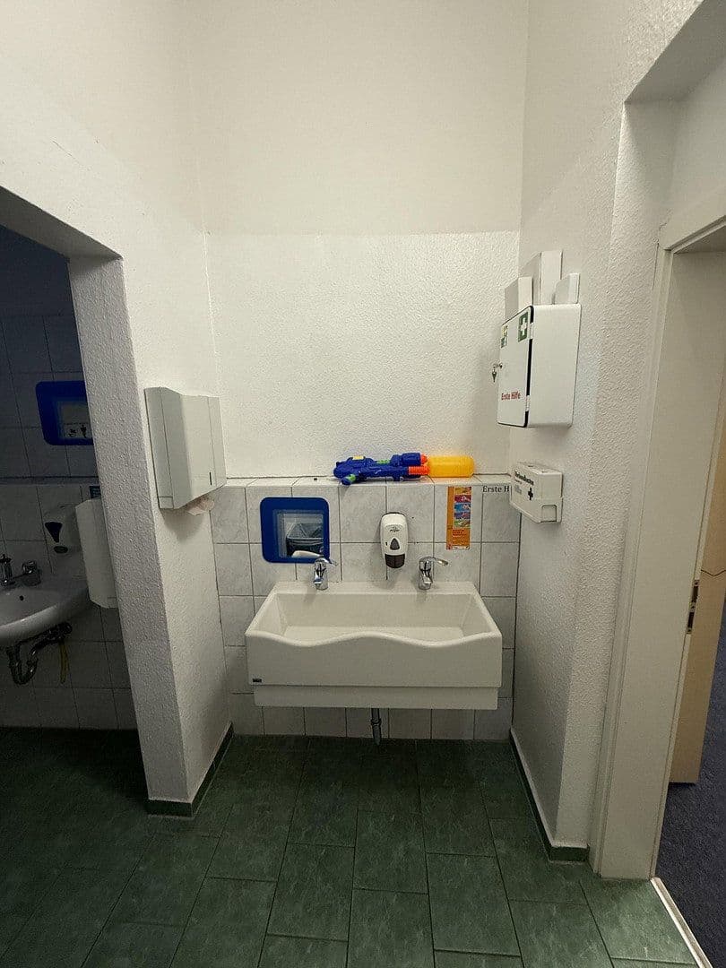 Prenájom kancelárie 155 m², Wartlaustraße 3, Neubrandenburg, Meklenbursko-Predpomoransko Prenájom kancelárie 155 m², Wartlaustraße 3, Neubrandenburg, Meklenbursko-Predpomoransko